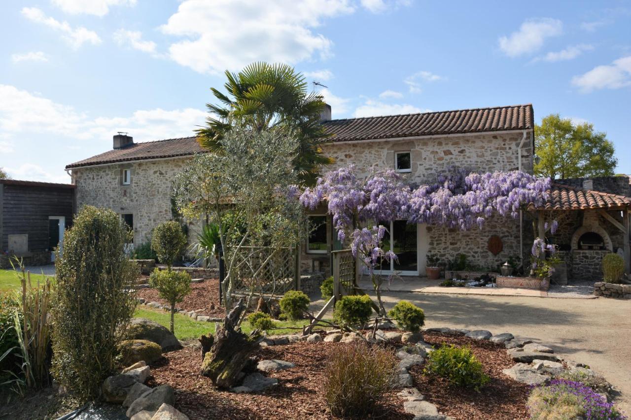 Chez Dominique Et Bruno A 20 Mm Du Puydufou Appartement Bazoges-en-Paillers Buitenkant foto
