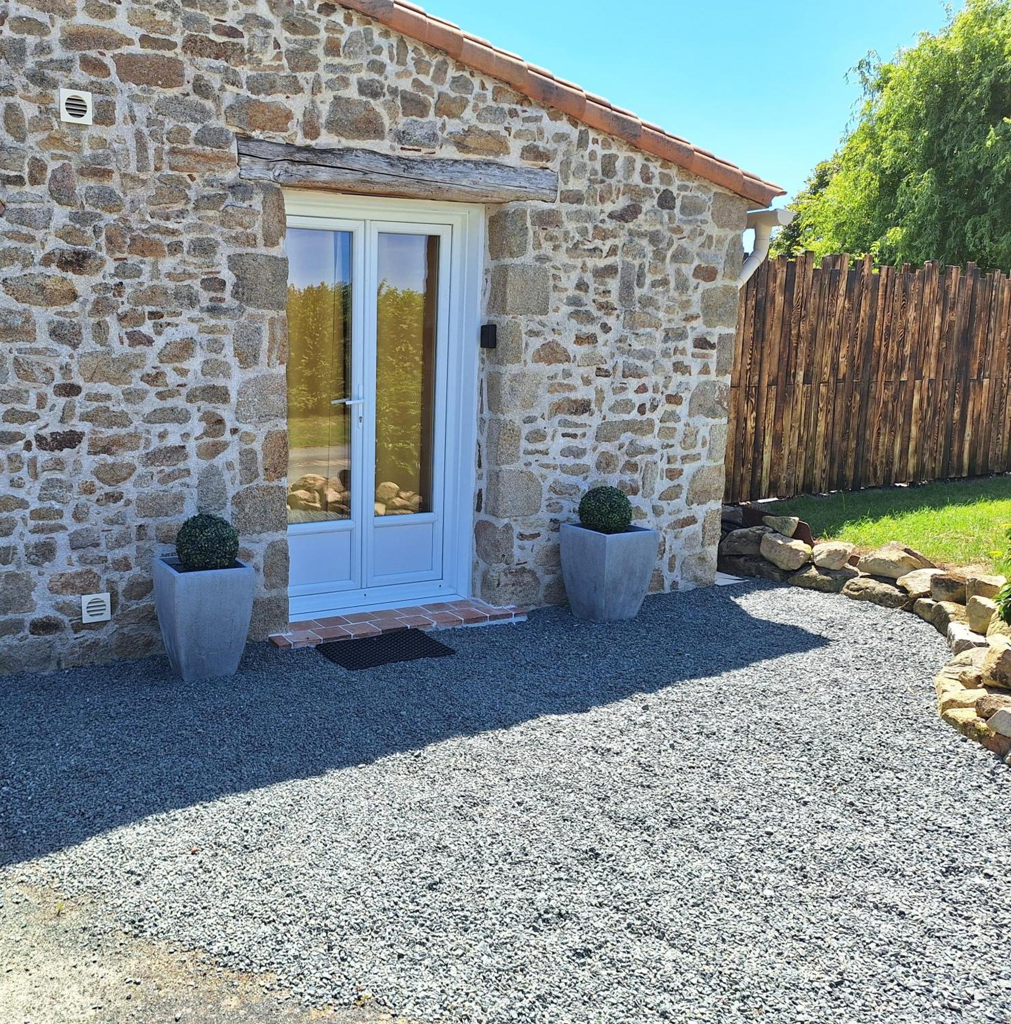 Chez Dominique Et Bruno A 20 Mm Du Puydufou Appartement Bazoges-en-Paillers Buitenkant foto